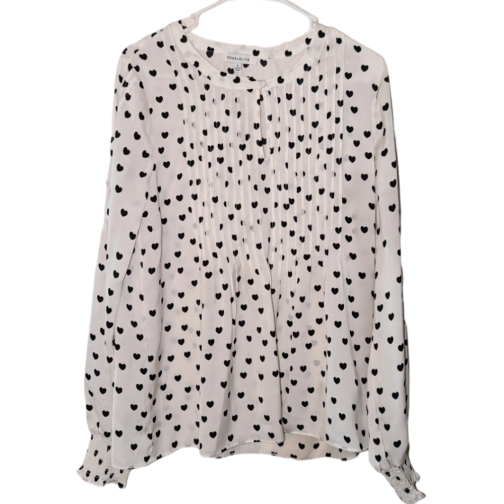 NWOT Rose & Olive Heart Print Top Medium